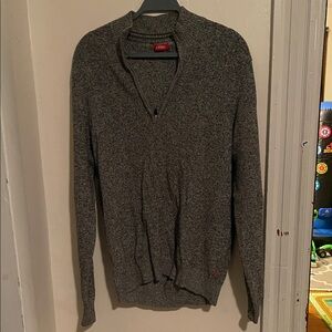 Izod Men's Heather Gray Quarter-Zip Sweater